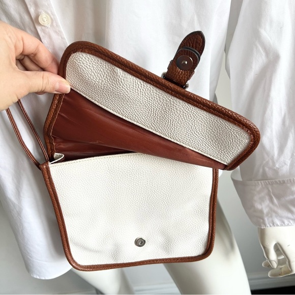 The PERFECT Summer Bag: Elegant White and Brown Jules & James Crossbody - Picture 3 of 8